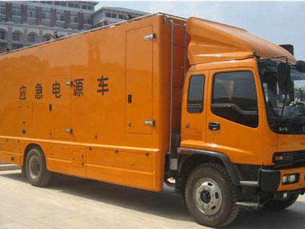 福建冬季柴油发电机启动前，如何检查燃油系统中的积水？